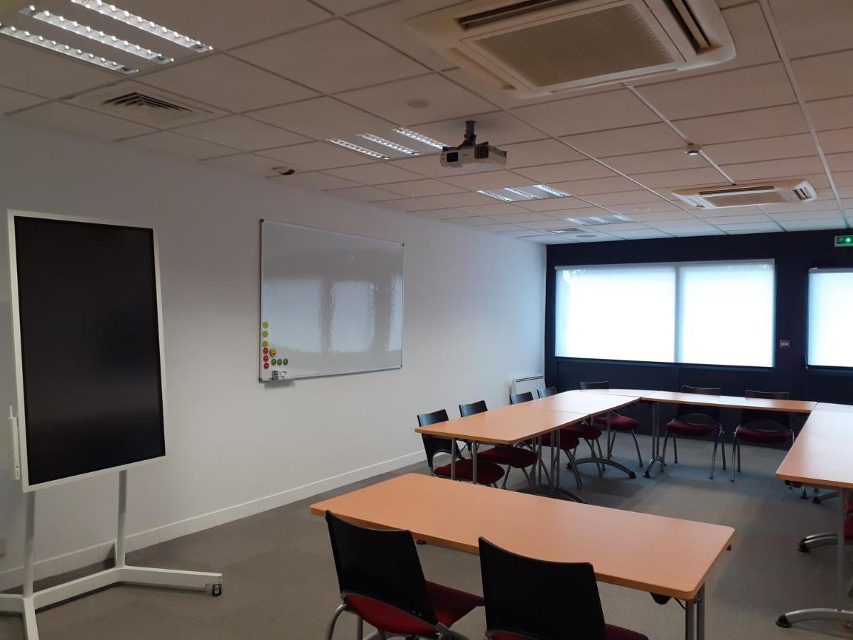 Kyriad Niort-Espace Mendesfrance Zewnętrze zdjęcie